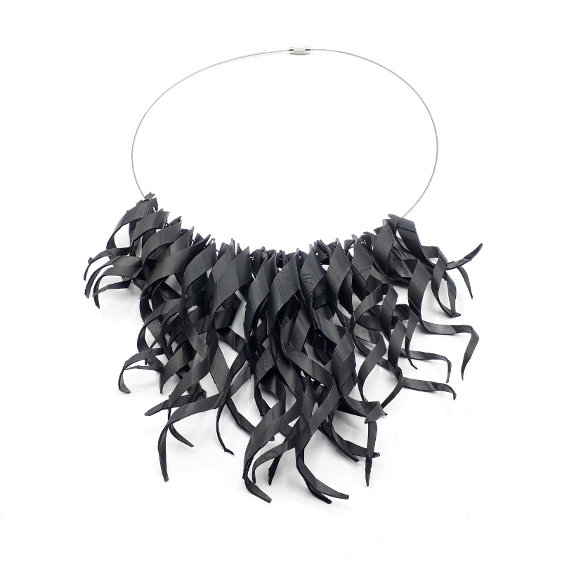Curly ketting € 34,95